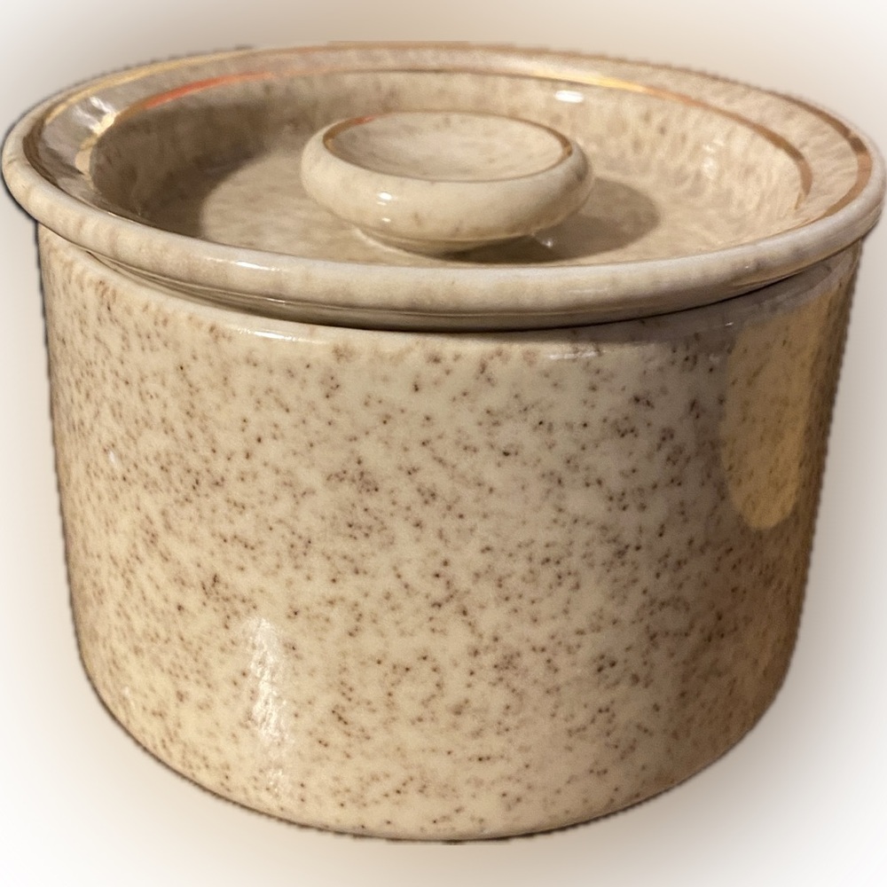 Vintage Wisconsin Porcelain Company Crock